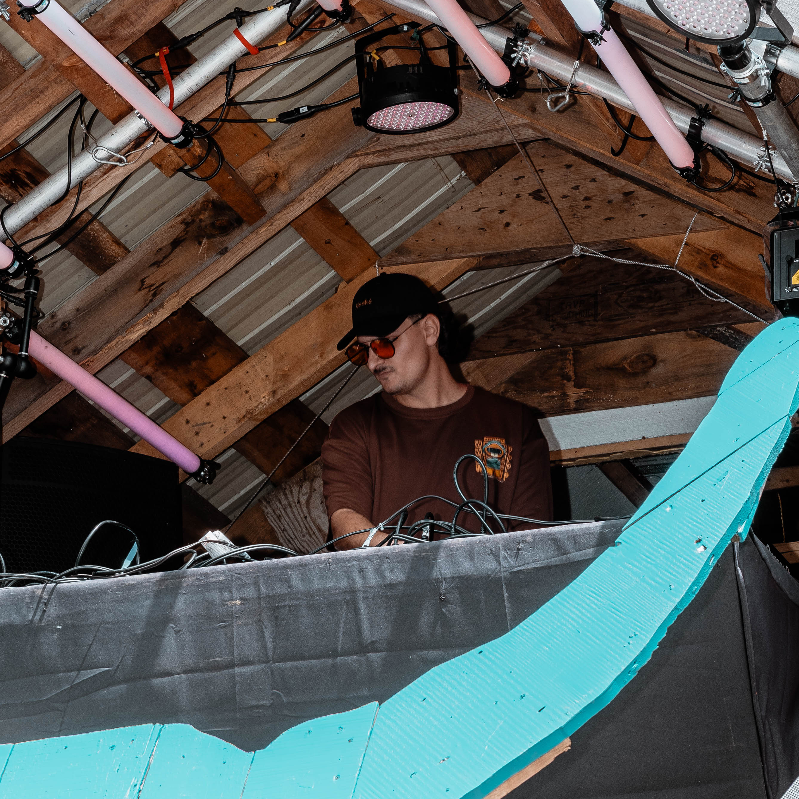 AU7ENTIK performance 5